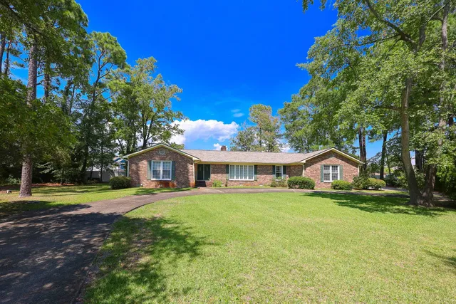 1624 Deer Park Ln.
