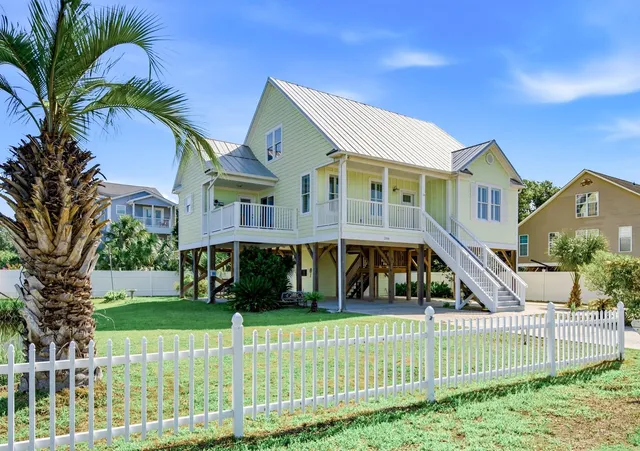 208 Vista Dr.