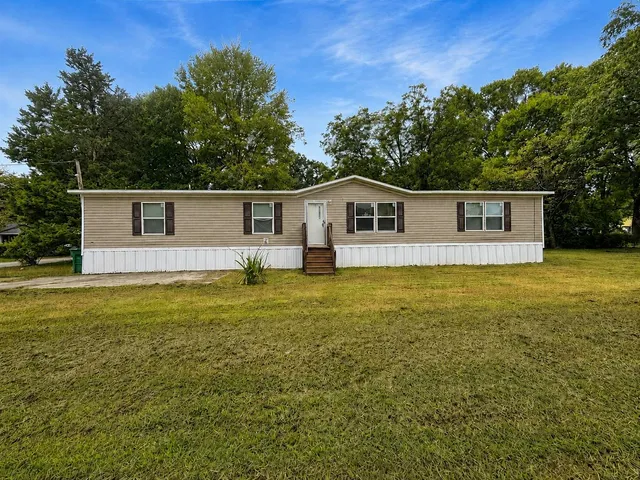 453 Gilchrist Rd.