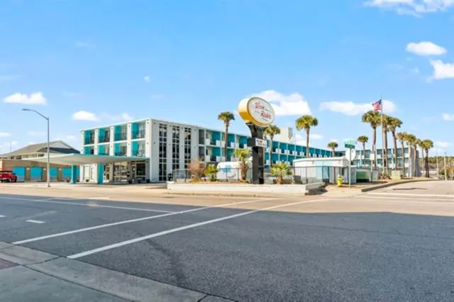 1600 S Ocean Blvd.