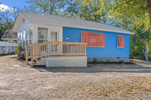 3703 Poinsett St.