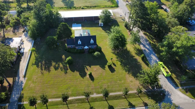 300 8th Ave.