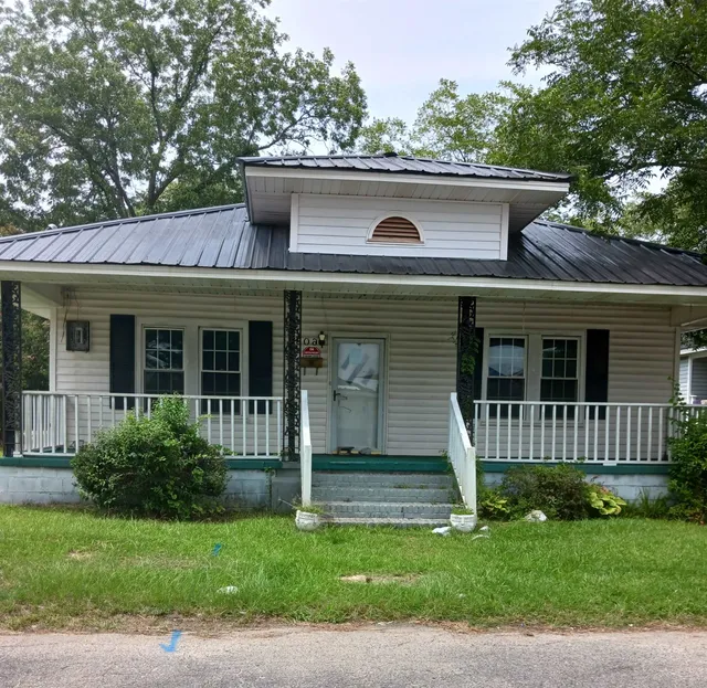 605 Smith St.