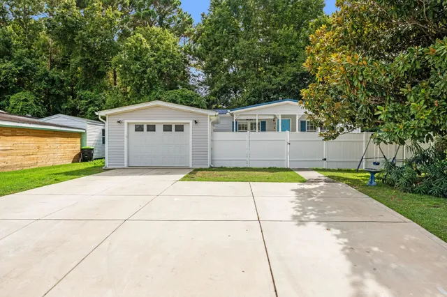 704 Oliver Dr.