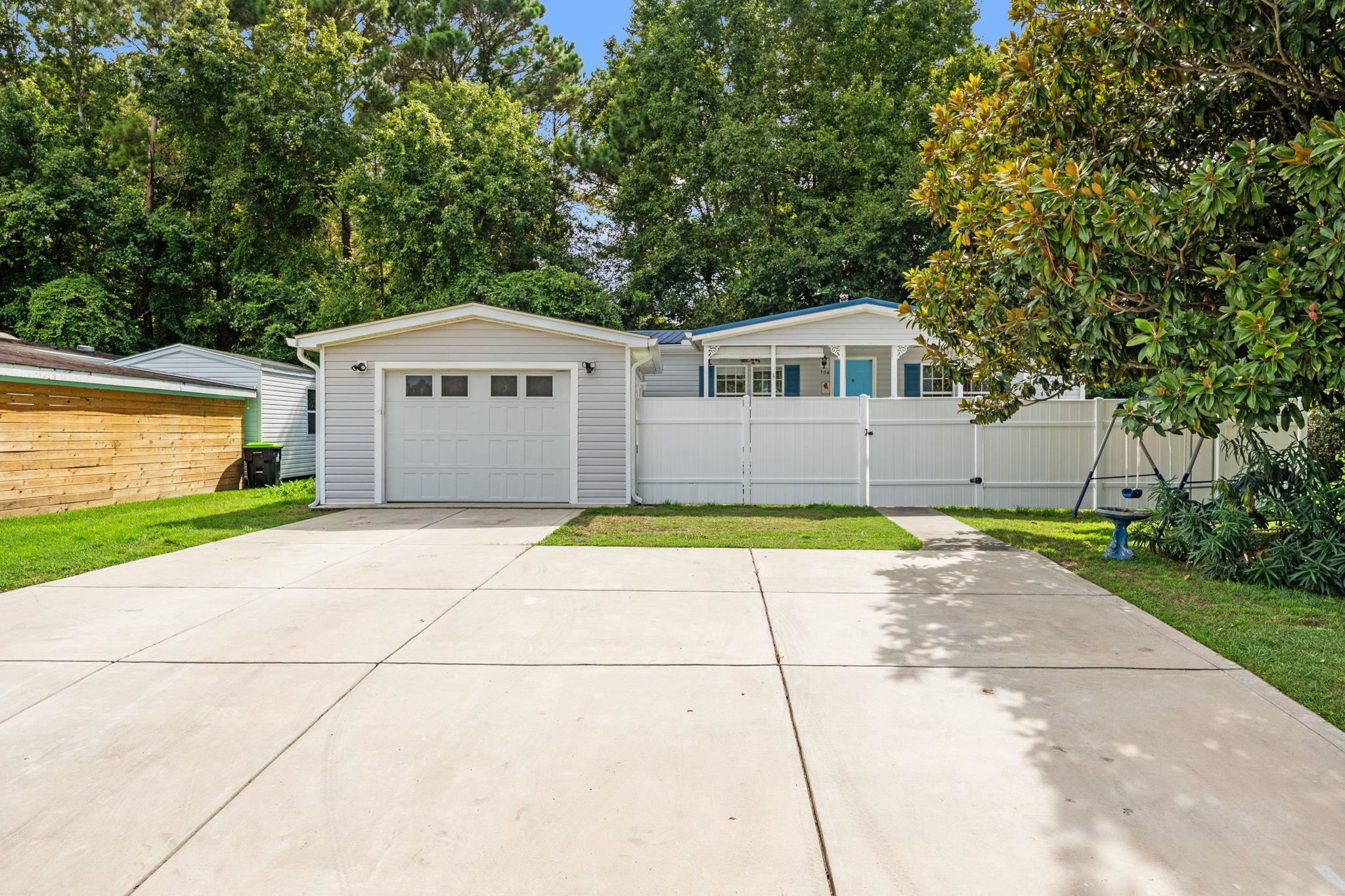 704 Oliver Dr. – Murrells Inlet, SC
