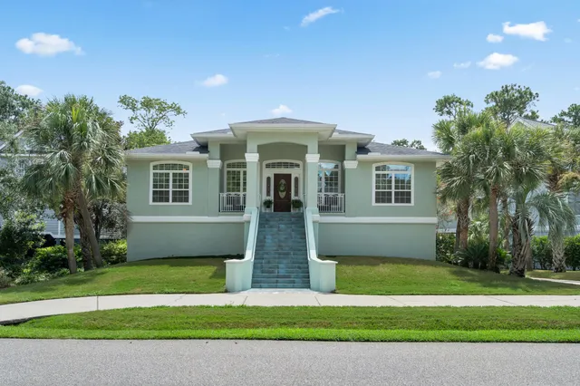 4907 Woodview Ln.