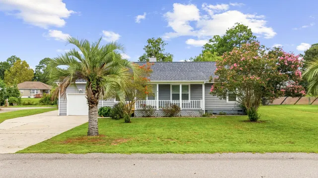 609 Six Lakes Dr.