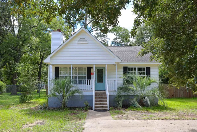 1709 Singleton St.