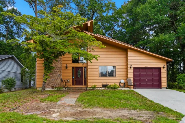 2232 Franklin Circle