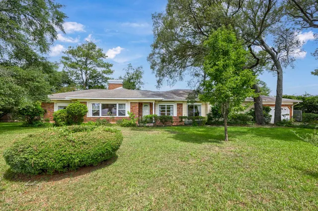 4000 Poinsett St.