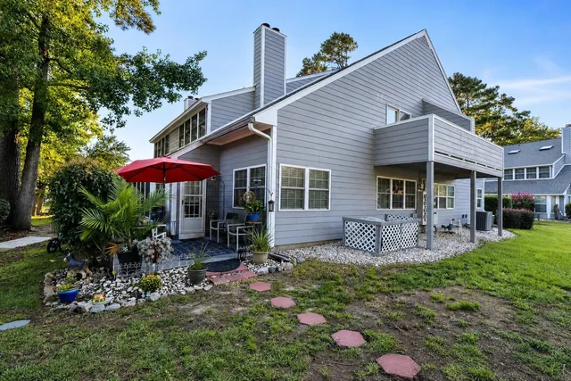 1202 Erin Way