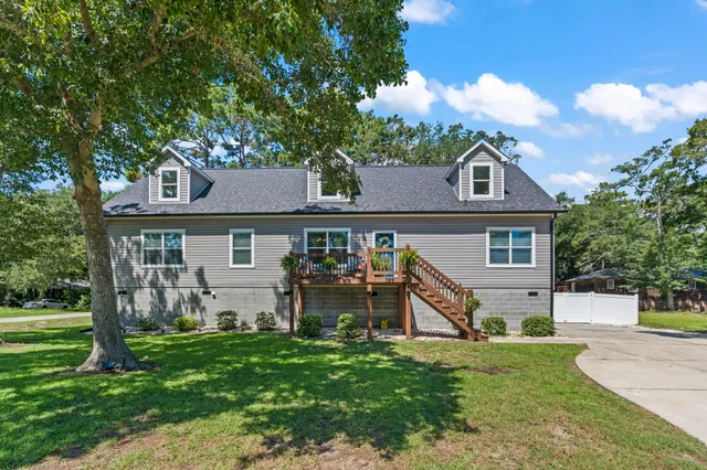 389 2nd Ave. S