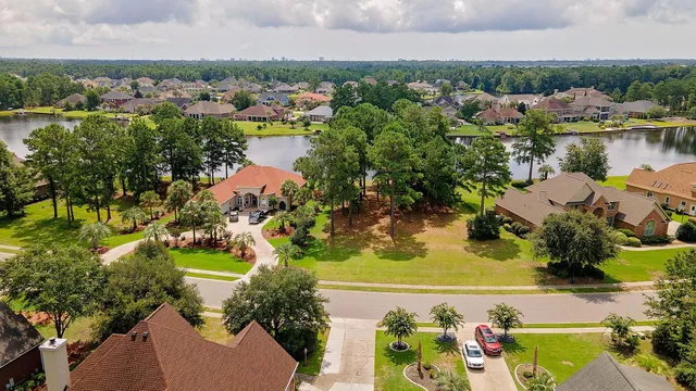 725 Oxbow Dr.