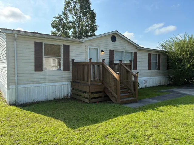 1045 Palm Dr.