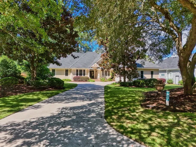 815 Bentley Ln.