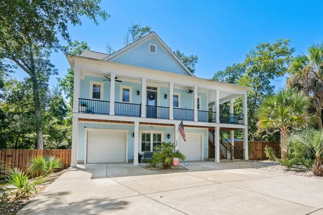 4927 Woodview Ln.