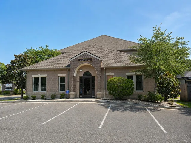 4420 Oleander Dr.