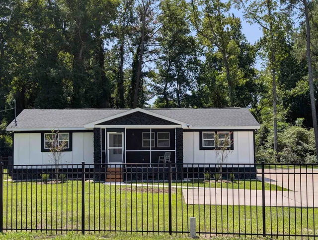 2201 Livingston Livingston Ln.