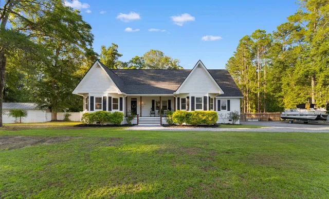 160 Comanche Dr.