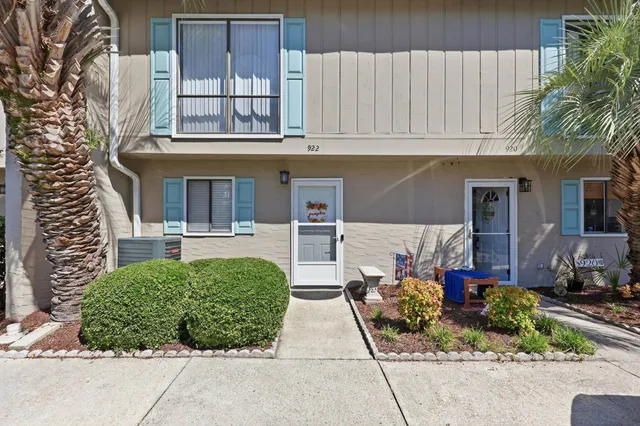 922 Villa Dr.