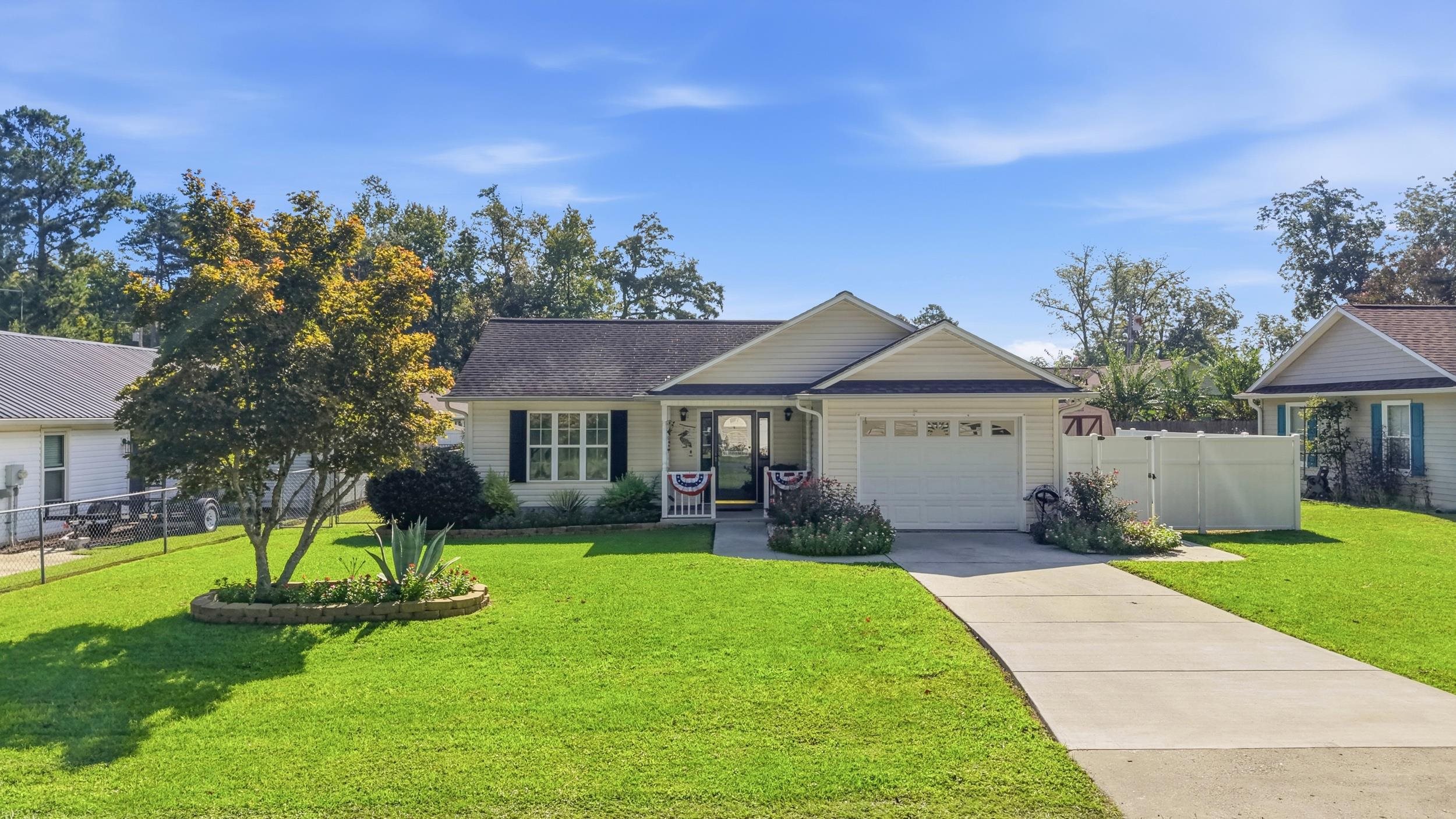 4394 Triangle St. – Loris, SC