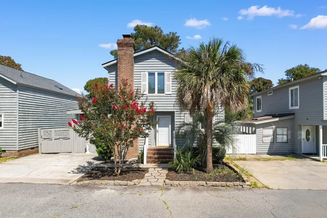 2707 Hillside Dr. S