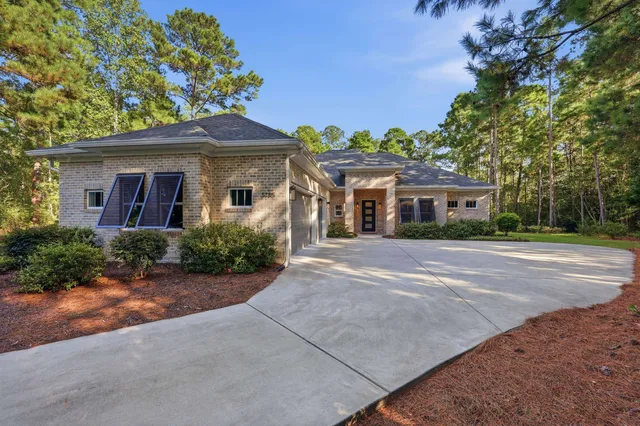5185 Alwoodley Ln.