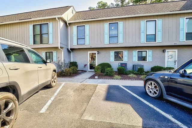 910 Villa Dr.