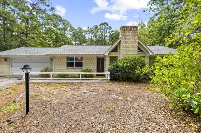 3811 Loblolly Ave.