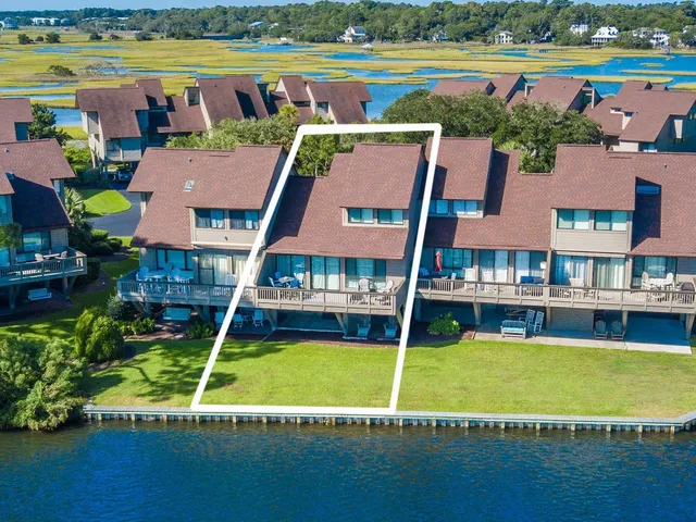 52 Lakeview Circle