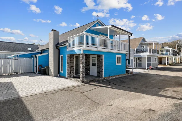 3902 Dunes Dr.