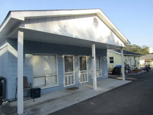 2008 Hillside Dr.