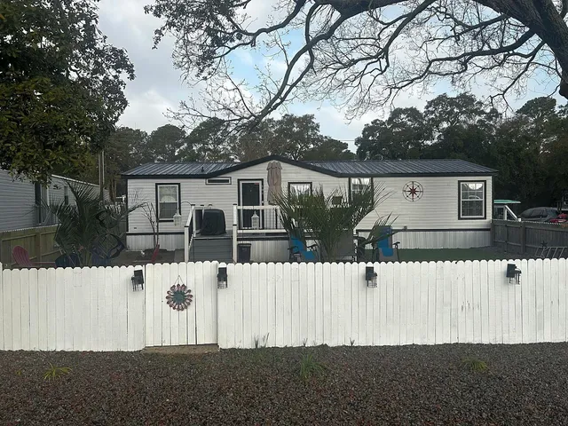 601 6th Ave. S