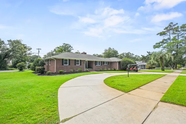 401 Poinsett Rd.