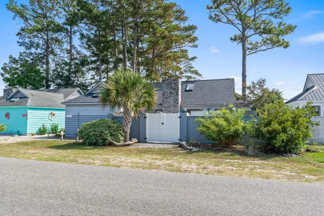 708-B 23rd Ave. S