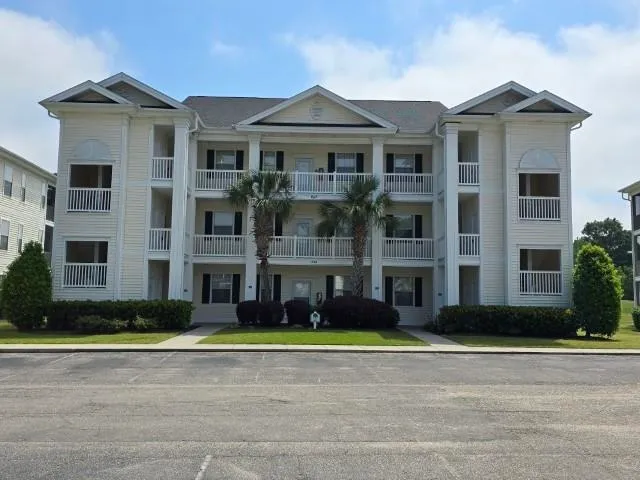 640 River Oaks Dr.