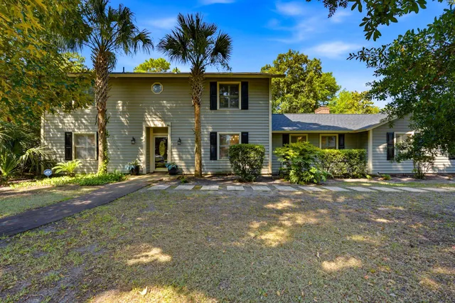 411 Arcadian Dr.