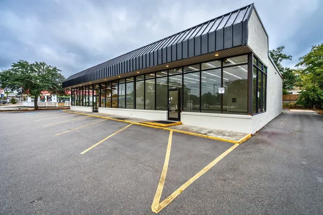 508 North Kings Hwy.