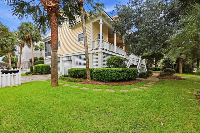 13 Beachwalker Ct.