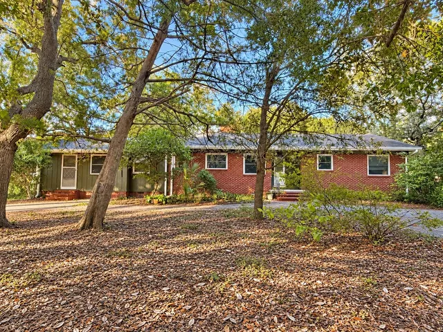 5722 Pickens Ave.