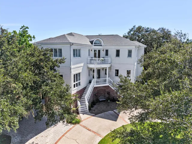 90 Swan Point Trail