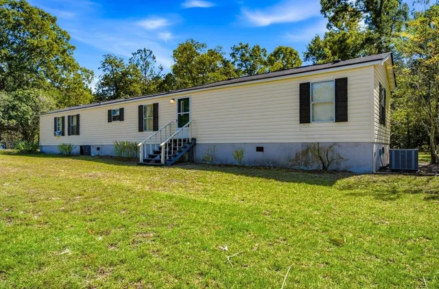 1141 White Oak Ln.