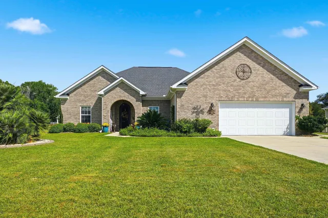 196 Vineyard Lake Circle