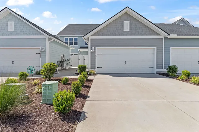 5402 Knobcone Loop
