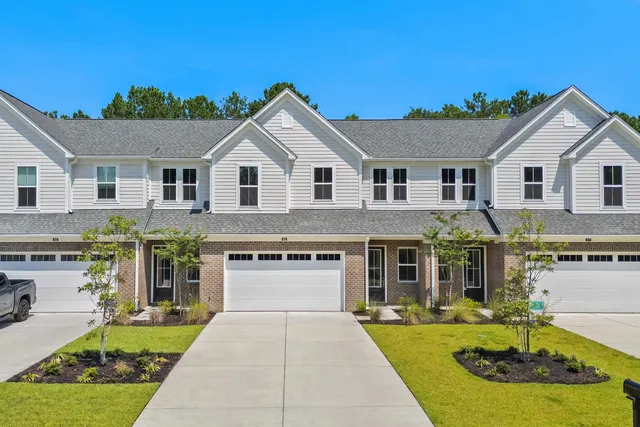 870 Foxtail Dr.