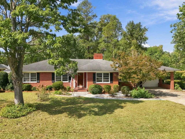 1307 Fairlane Dr