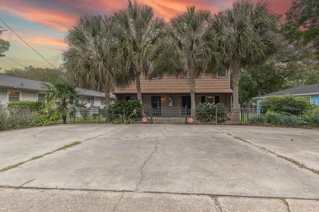 624 Surfside Dr.