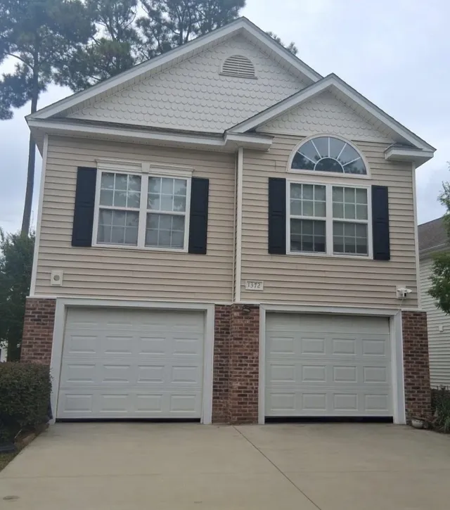 1372 Cottage Dr.