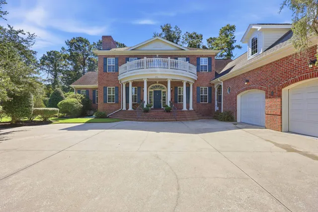 226 Oatland Lake Dr.