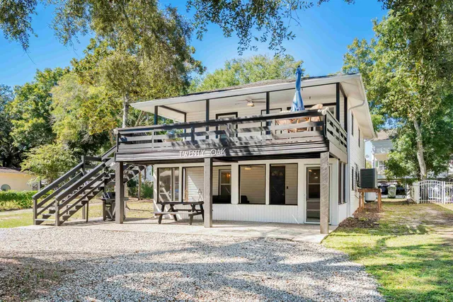 20 S Oak Dr.
